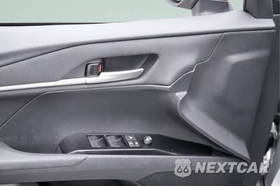 2025 Toyota Camry LE - zdjęcie 9 z 36 - miniatura