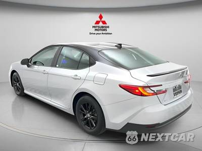 2025 Toyota Camry LE - zdjęcie 6 z 36 - miniatura