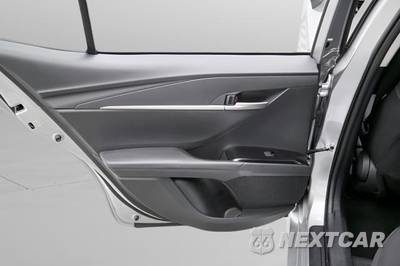 2025 Toyota Camry LE - zdjęcie 18 z 36 - miniatura
