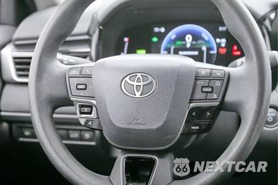 2025 Toyota Camry LE - zdjęcie 23 z 36 - miniatura