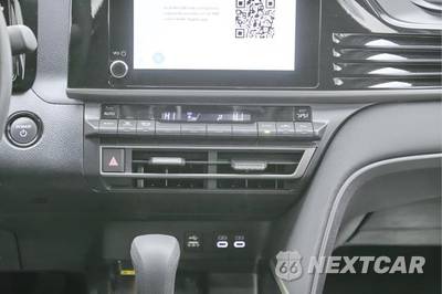 2025 Toyota Camry LE - zdjęcie 25 z 36 - miniatura