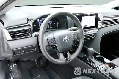 2025 Toyota Camry LE - zdjęcie 13 z 41 - miniatura