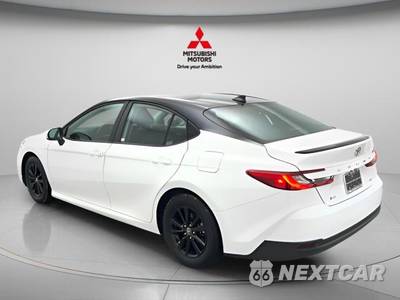 2025 Toyota Camry LE - zdjęcie 6 z 41 - miniatura