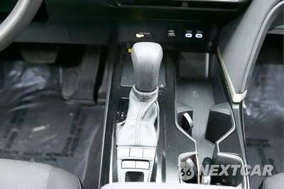2025 Toyota Camry LE - zdjęcie 33 z 41 - miniatura