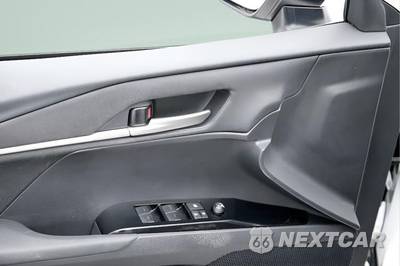 2025 Toyota Camry LE - zdjęcie 11 z 41 - miniatura