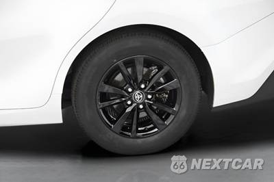 2025 Toyota Camry LE - zdjęcie 9 z 41 - miniatura