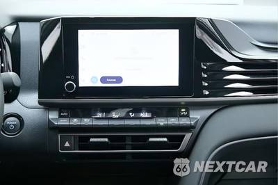 2025 Toyota Camry LE - zdjęcie 31 z 41 - miniatura