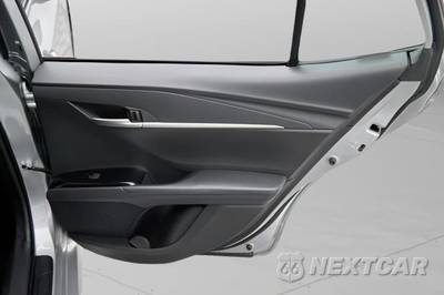 2025 Toyota Camry LE - zdjęcie 38 z 40 - miniatura
