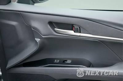 2025 Toyota Camry LE - zdjęcie 34 z 40 - miniatura