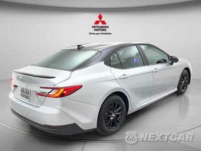 2025 Toyota Camry LE - zdjęcie 4 z 40 - miniatura
