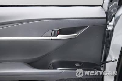 2025 Toyota Camry LE - zdjęcie 22 z 40 - miniatura