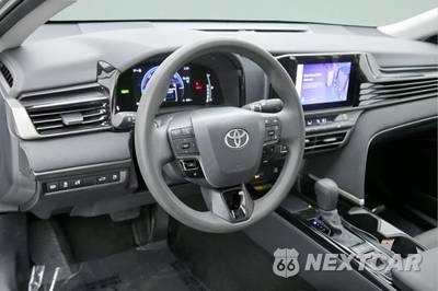 2025 Toyota Camry LE - zdjęcie 13 z 40 - miniatura