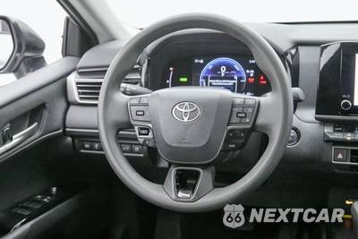 2025 Toyota Camry LE - zdjęcie 27 z 40 - miniatura