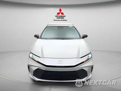 2025 Toyota Camry LE - zdjęcie 2 z 40 - miniatura
