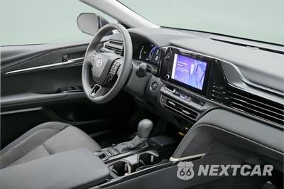 2025 Toyota Camry LE - zdjęcie 36 z 40 - miniatura