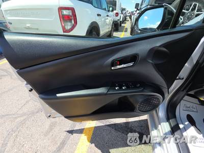 2018 Toyota Prius Two - zdjęcie 9 z 39 - miniatura