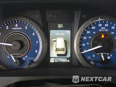 2016 Toyota Sienna XLE Premium 8-Passenger 119.3" WB - zdjęcie 12 z 28 - miniatura