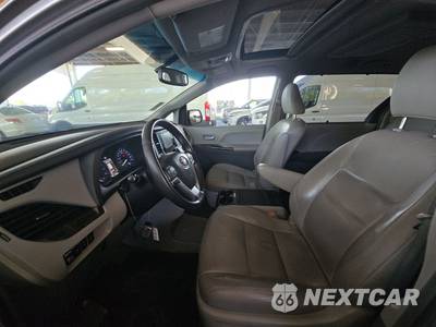 2016 Toyota Sienna XLE Premium 8-Passenger 119.3" WB - zdjęcie 7 z 28 - miniatura