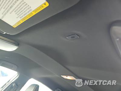 2025 Toyota Camry SE - zdjęcie 17 z 28 - miniatura