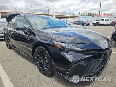 2025 Toyota Camry SE - zdjęcie 3 z 28 - miniatura