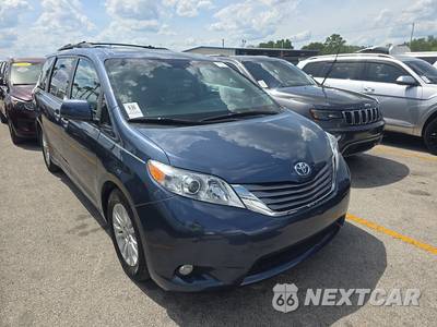 2015 Toyota Sienna XLE 8-Passenger 119.3" WB - zdjęcie 3 z 19 - miniatura
