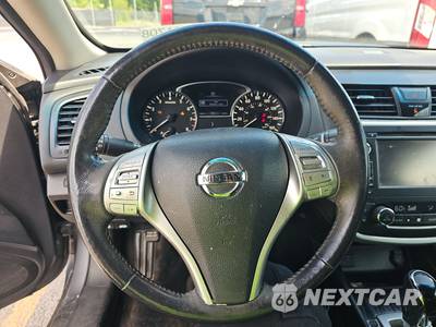 2017 Nissan Altima 2.5 SL - zdjęcie 10 z 17 - miniatura