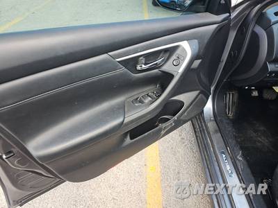 2017 Nissan Altima 2.5 SL - zdjęcie 9 z 17 - miniatura