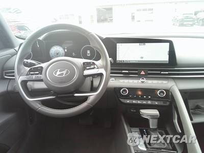 2025 Hyundai Elantra SEL Convenience - zdjęcie 2 z 32 - miniatura