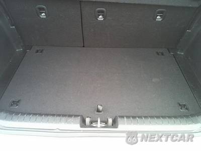 2025 Hyundai Venue SEL - zdjęcie 7 z 33 - miniatura