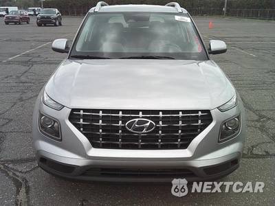 2025 Hyundai Venue SEL - zdjęcie 20 z 33 - miniatura
