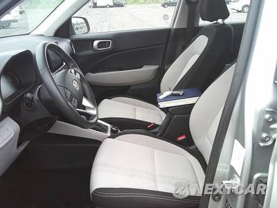 2025 Hyundai Venue SEL - zdjęcie 15 z 33 - miniatura