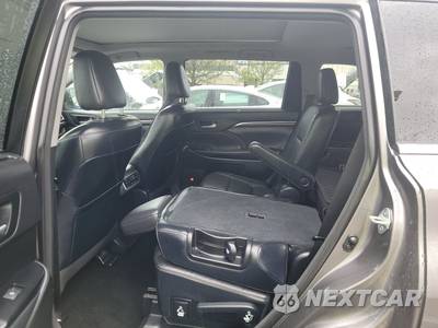 2015 Toyota Highlander Limited Platinum - zdjęcie 13 z 38 - miniatura