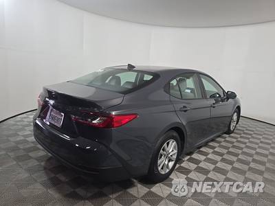 2026 Toyota Camry LE - zdjęcie 4 z 22 - miniatura