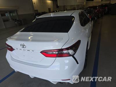 2021 Toyota Camry SE - zdjęcie 4 z 22 - miniatura