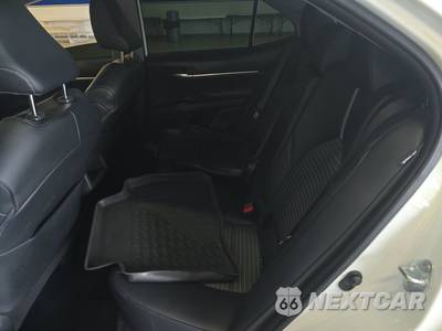 2021 Toyota Camry SE - zdjęcie 13 z 22 - miniatura