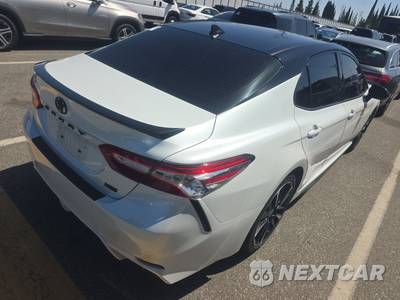 2020 Toyota Camry XSE - zdjęcie 4 z 32 - miniatura