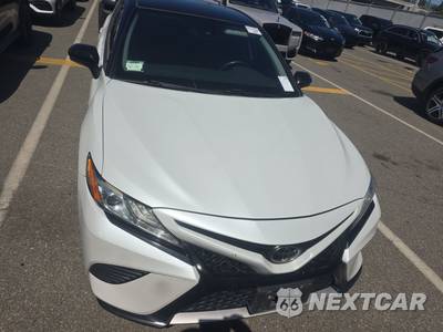 2020 Toyota Camry XSE - zdjęcie 2 z 32 - miniatura