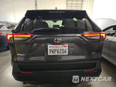 2025 Toyota RAV4 LE - zdjęcie 5 z 26 - miniatura