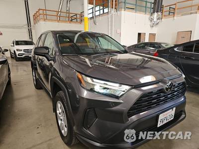 2025 Toyota RAV4 LE - zdjęcie 3 z 26 - miniatura