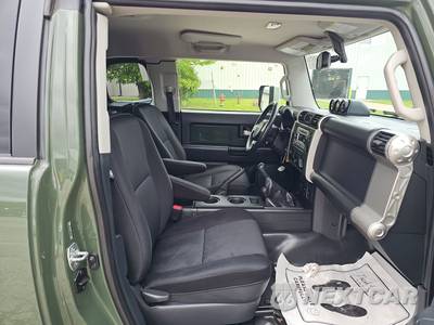 2014 Toyota FJ Cruiser w/Rear Doors - zdjęcie 8 z 38 - miniatura
