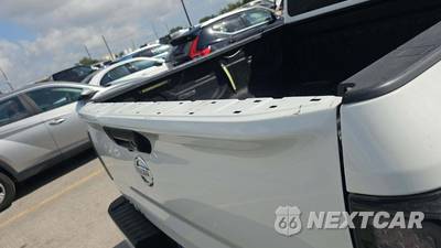 2021 Nissan TITAN SV Crew Cab Short Bed - zdjęcie 25 z 29 - miniatura