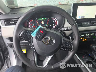 2024 Toyota RAV4 XLE Premium - zdjęcie 10 z 25 - miniatura