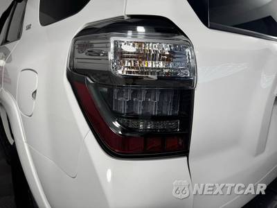2019 Toyota 4Runner SR5 Premium - zdjęcie 28 z 47 - miniatura