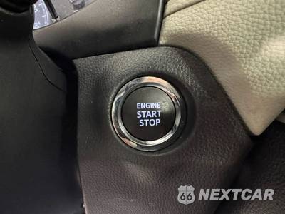 2025 Toyota RAV4 XLE Premium - zdjęcie 17 z 50 - miniatura