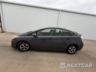 2015 Toyota Prius Two - zdjęcie 7 z 51 - miniatura