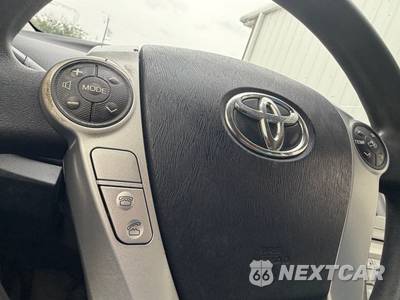 2015 Toyota Prius Two - zdjęcie 24 z 51 - miniatura