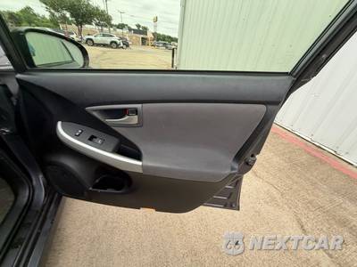 2015 Toyota Prius Two - zdjęcie 38 z 51 - miniatura
