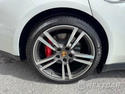 2015 Porsche Panamera GTS - zdjęcie 27 z 50 - miniatura