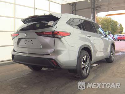 2022 Toyota Highlander XLE - zdjęcie 5 z 29 - miniatura