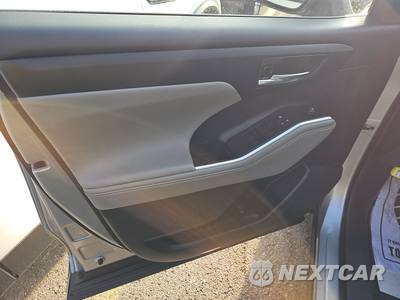 2022 Toyota Highlander XLE - zdjęcie 15 z 29 - miniatura